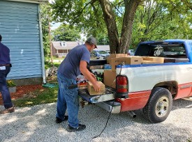 VSC delivering drinks and snacks to a new women's shelter in Clay City Indiana