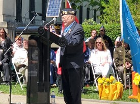 Hershel (Woody) Williams making a few remarks.